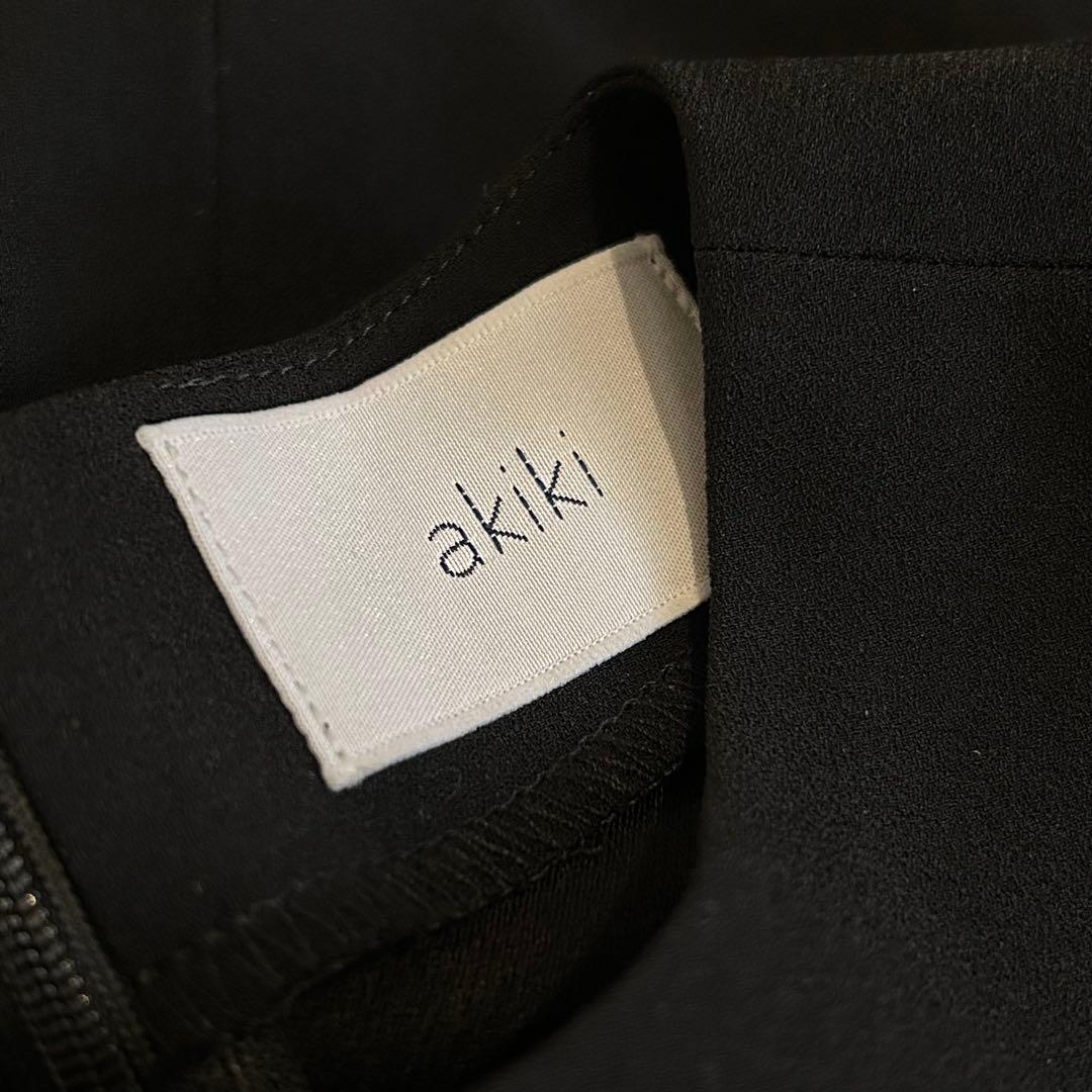 トップス AKIKI / shoulder volume top with ecofur