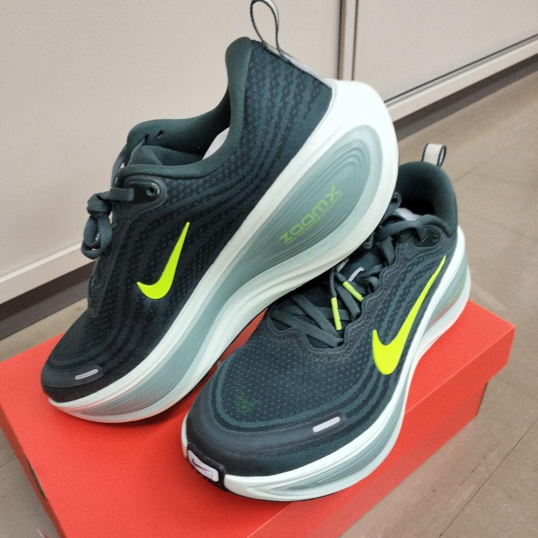 美品ＮIｋEボメロプラス26センチ