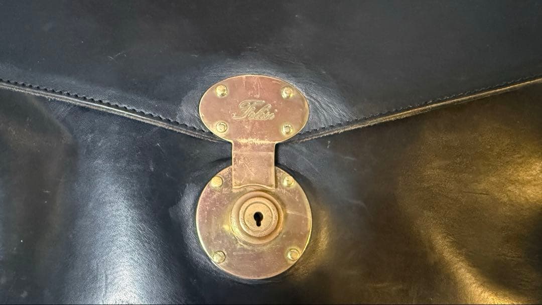 felisi フェリージ　黒　本革バック