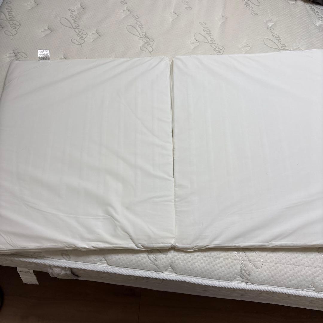 【送料込】ファルスカ　ベビーベッド　ベットサイドベッド　ホワイト限定色