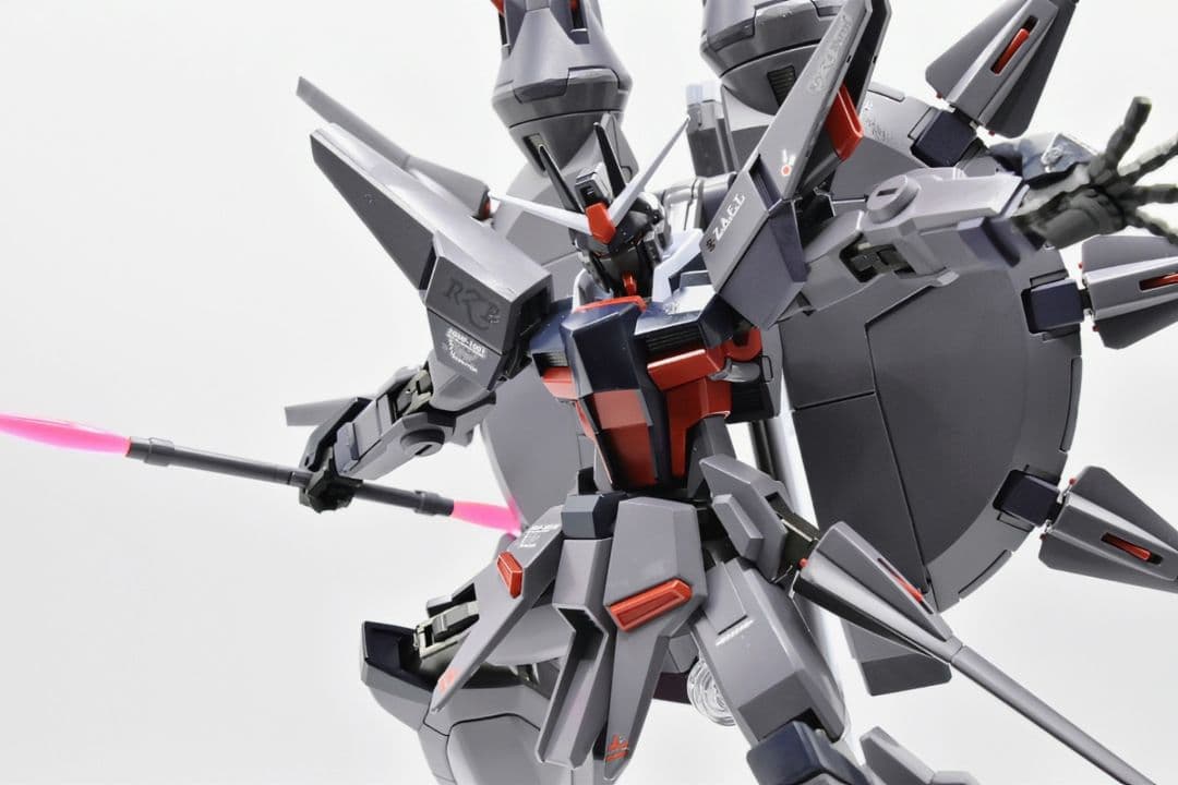 〚 HGCE 1/144 レジェンドガンダム〛塗装済完成品