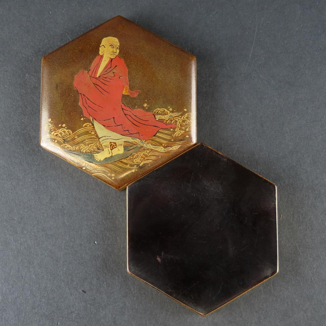 324 時代蒔絵香合 蘆葉達磨大師図 金梨子 江戸時代/煎茶道具