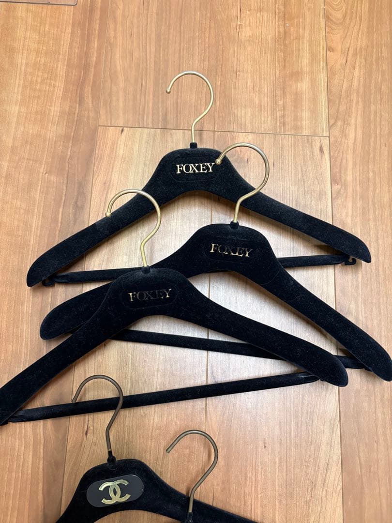 CHANELとFOXEYのハンガーセット 18本