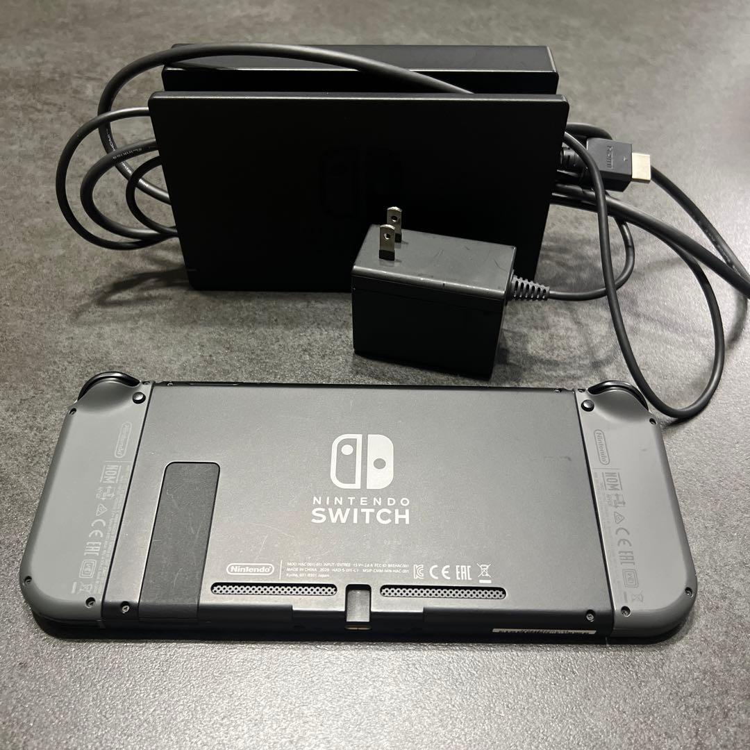 Nintendo Switch 本体　ドック　ストラップ　グリップ　充電器付き