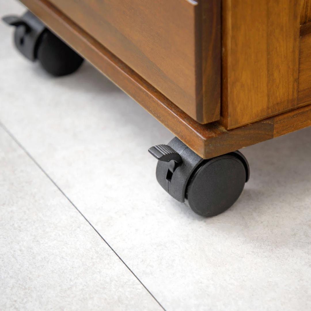 【新品】多段チェスト　キャスター付き　スタイリッシュ　アウトレット