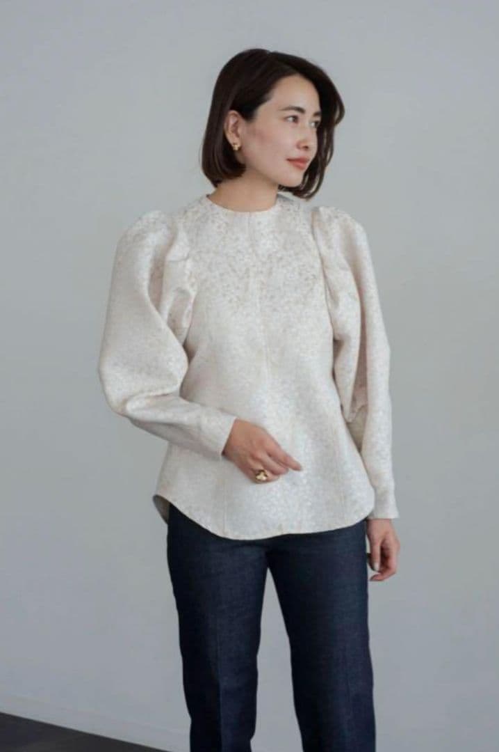 美品✨OHGA オーガ スズラン パフスリーブブラウス ジャガード