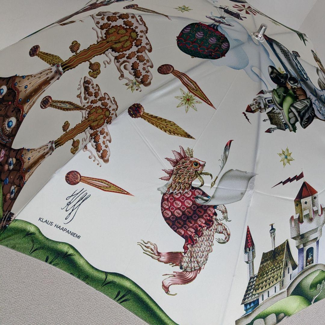 クラウス　ハーパニエミ　絵画のような折りたたみ雨傘　白