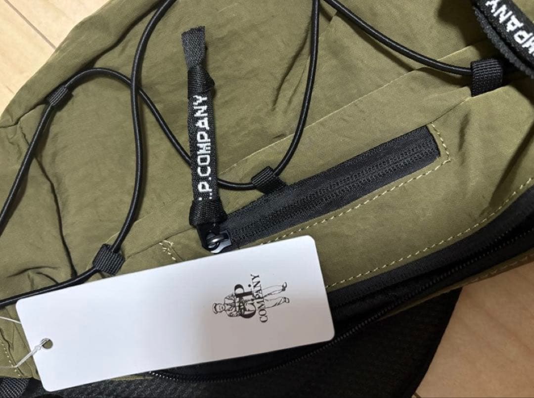 C.P. COMPANY オリーブ ショルダーバッグ