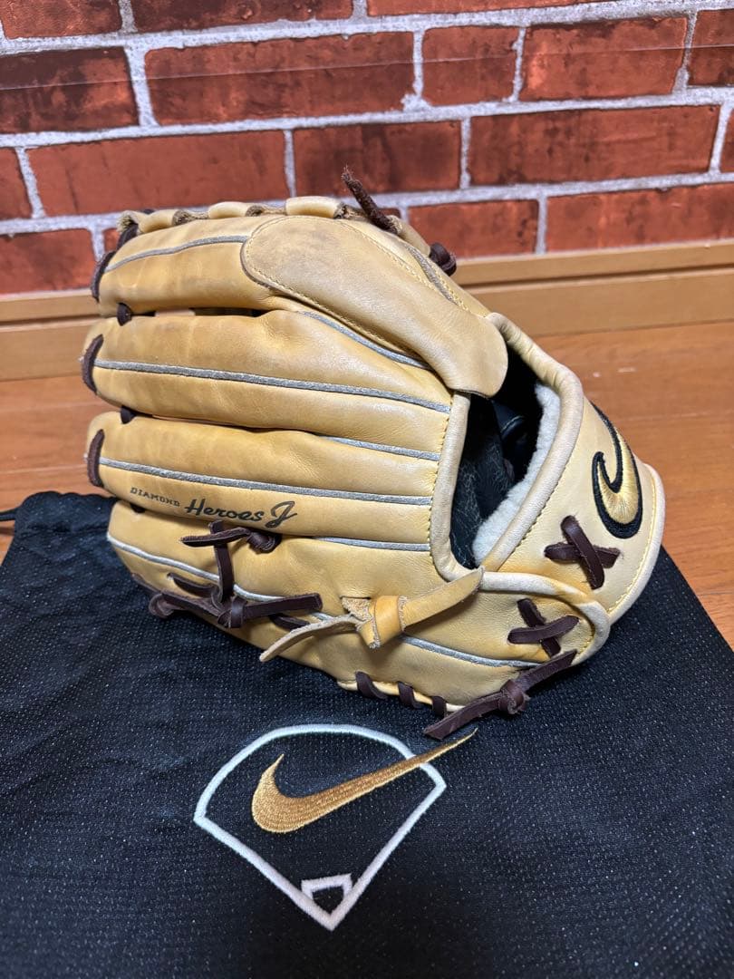 NIKE ナイキ グローブ 硬式 投手 ピッチャー 廃盤品 希少品