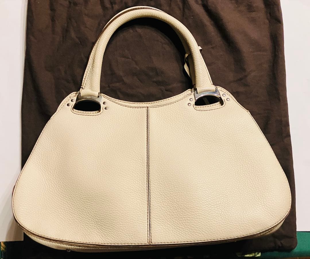 アイボリー レザー ハンドバッグ