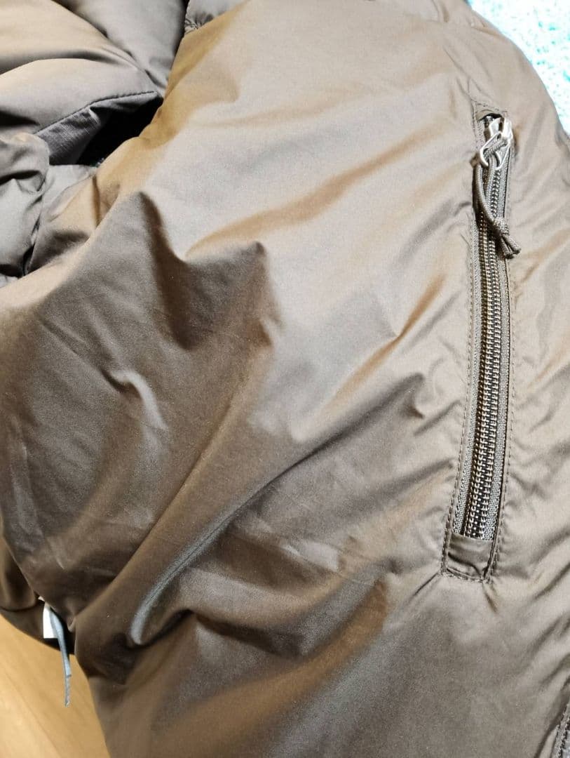 THE NORTH FACE ダウンベスト S　お洒落なブラウンカラー