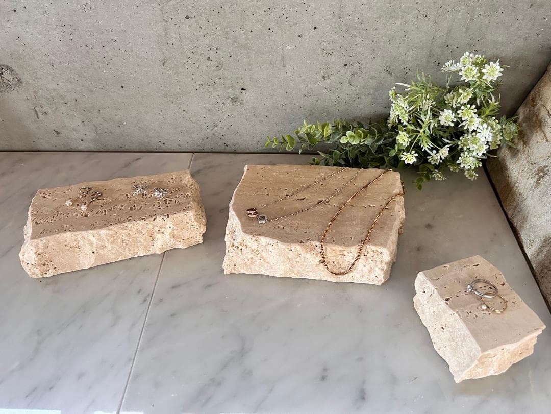 天然大理石　イタリア　トラバーチン　3個セット　割肌　●アクセサリー台●送料無料