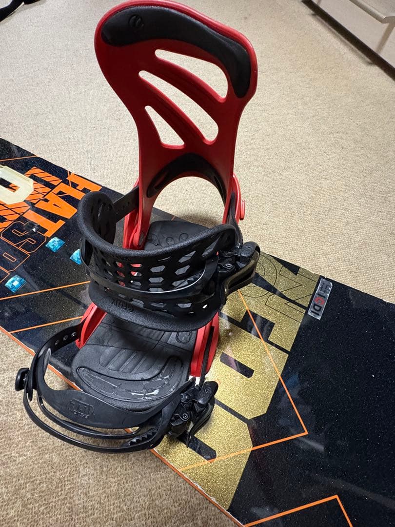 スノーボード　011 ARTISTIC ビンディング　FLUX DS