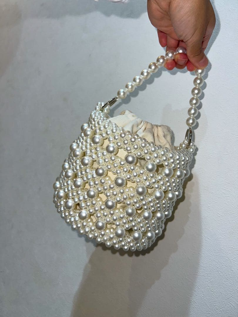 【超豪華】存在感放つパールバッグ