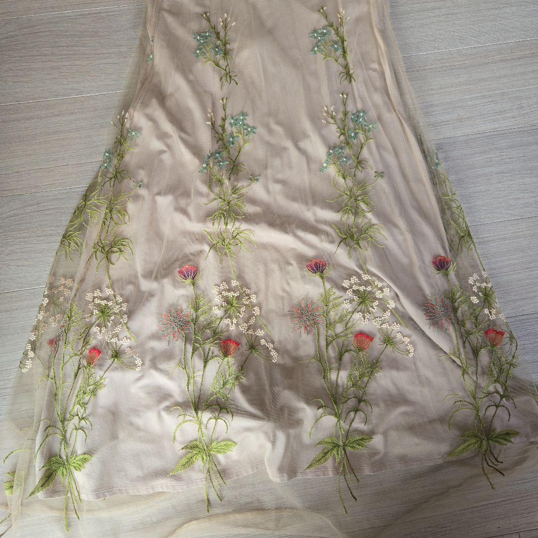 シビラ　リーフ刺繍ワンピース　M