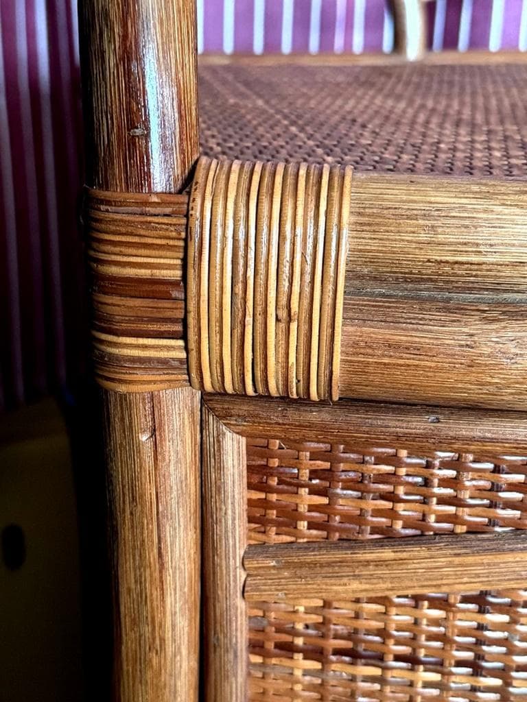 籐の箪笥 　引き出し　リモージュ陶器の取っ手　大容量　美しい箪笥です