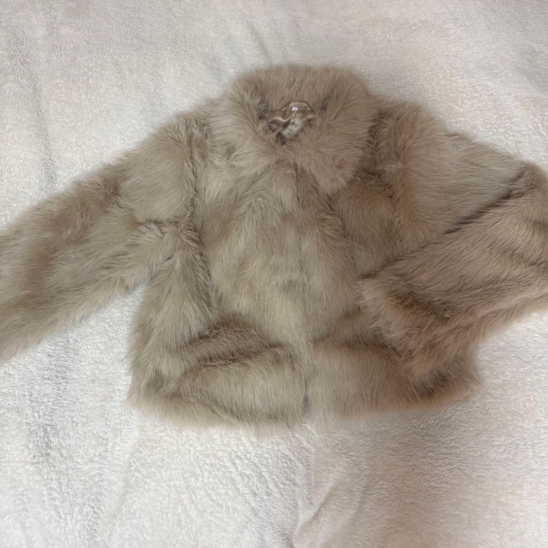 ZARA ショートフェイクファーコート