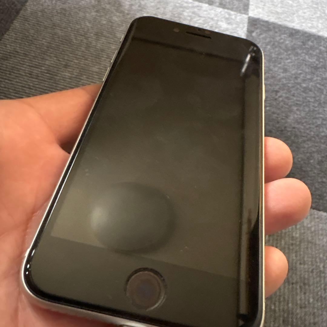 iPhone SE2 第2世代　ホワイト128GB 美品SIMロック解除済み
