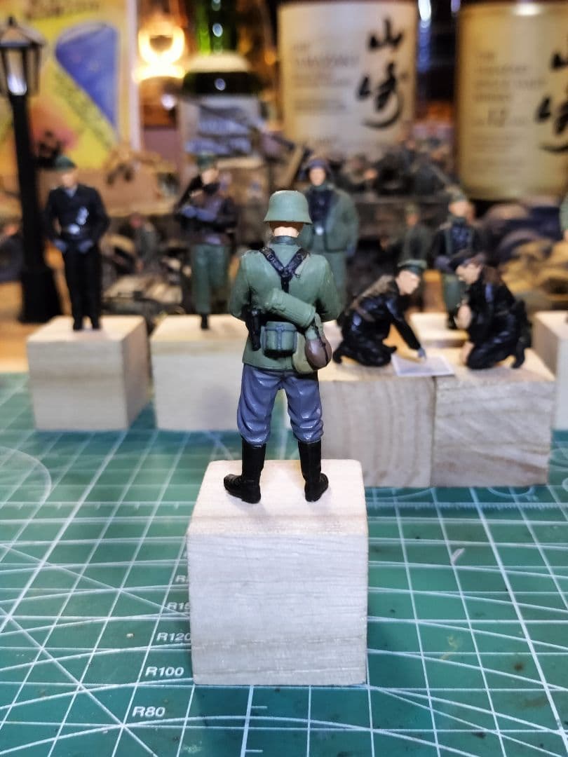 ミリタリー 1/35 ドイツ軍兵９体フィギュアセット&1/35キングタイガー