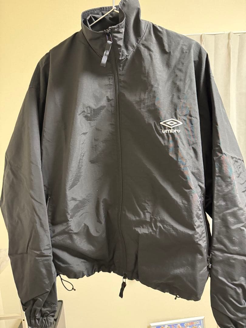 た*ー様 BASICKS umbro 黒 ナイロンジャケット