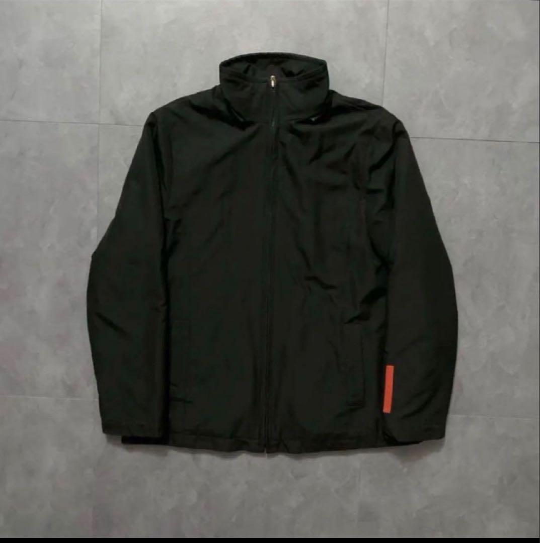 prada sport ナイロンジャケット　フード取り外し