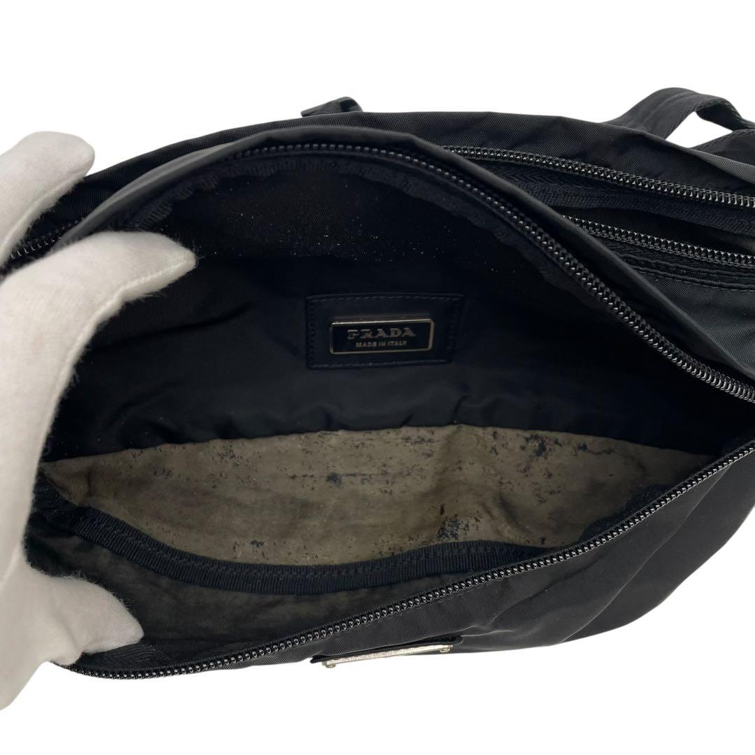プラダ ナイロン 三角プレートロゴ ウエスト ボディ バッグ ブラック.