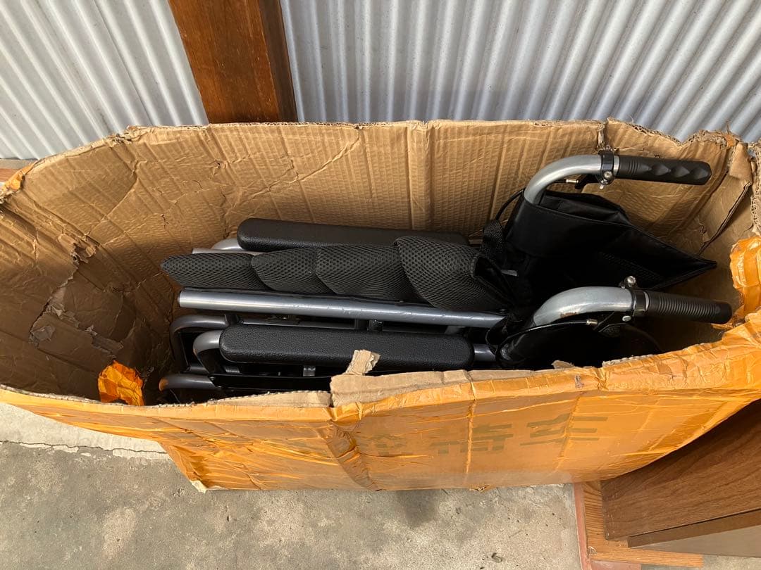 訳あり 車椅子 ブラック 折りたたみ ノーパンク アルミ 右ブレーキ不可 サビ有