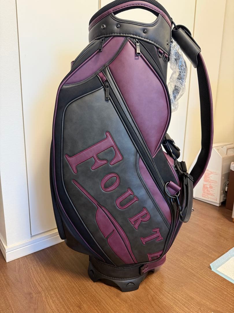 Fourteen キャディバッグ 黒と紫