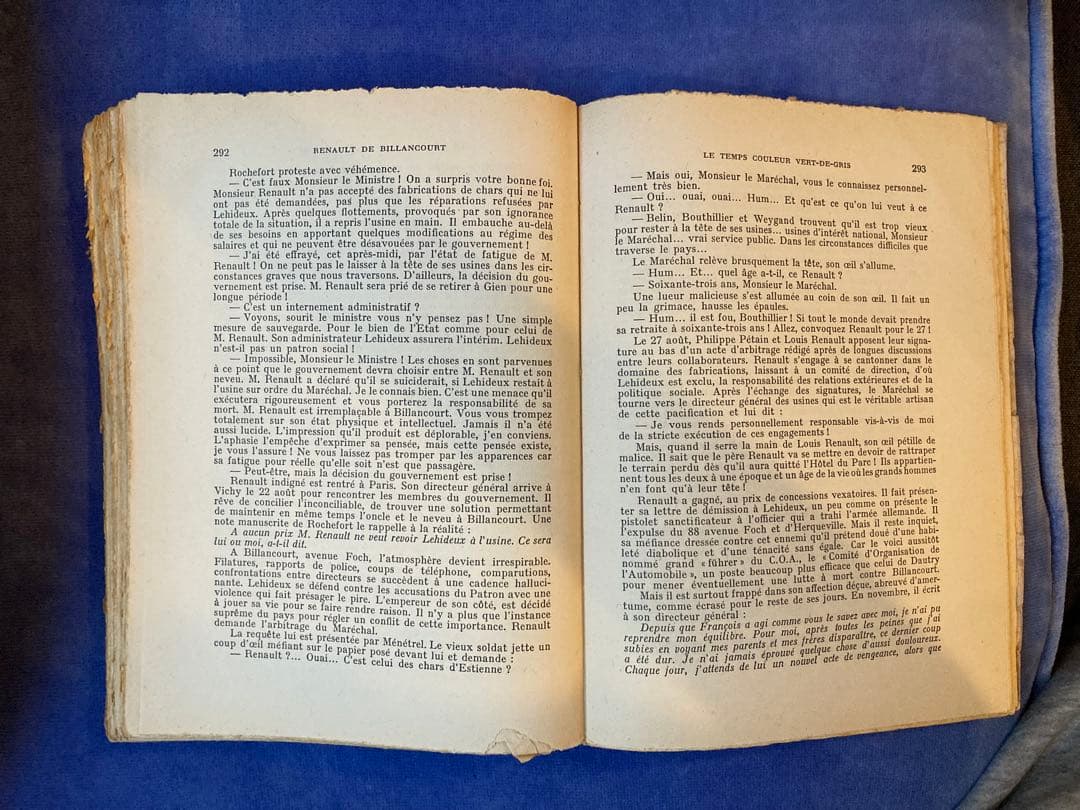 Renault de Billancourt 歴史と自動車の進化を詳述した書籍