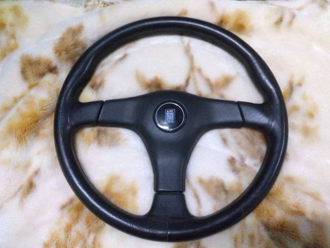 イタリア製 ブラック ステアリングホイール