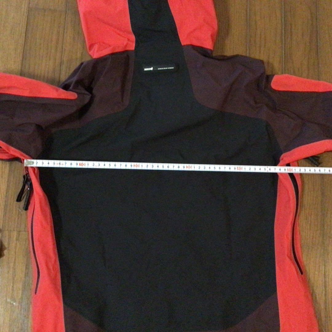 Peak performance メンズ　Sサイズ