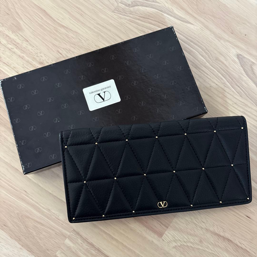 ヴァレンティノガラヴァーニ 長財布 レザー スタッツ