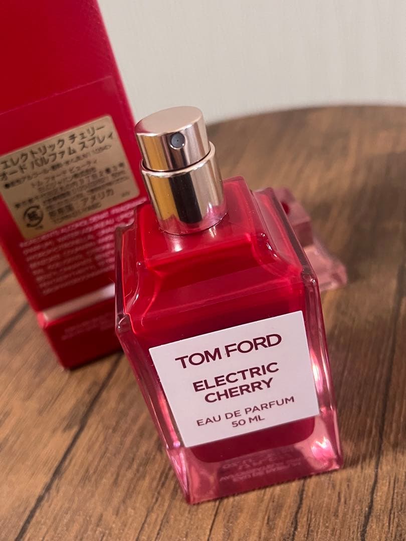 香水(女性用) TOM FORD ELECTRIC CHERRY 50mL