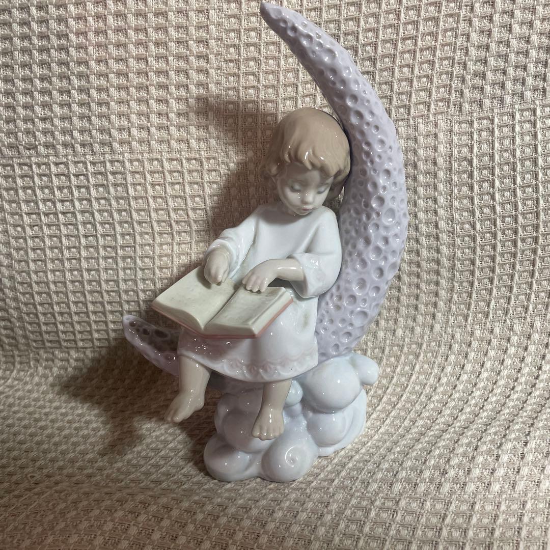 LLADRO 月に座る子供の像 6848