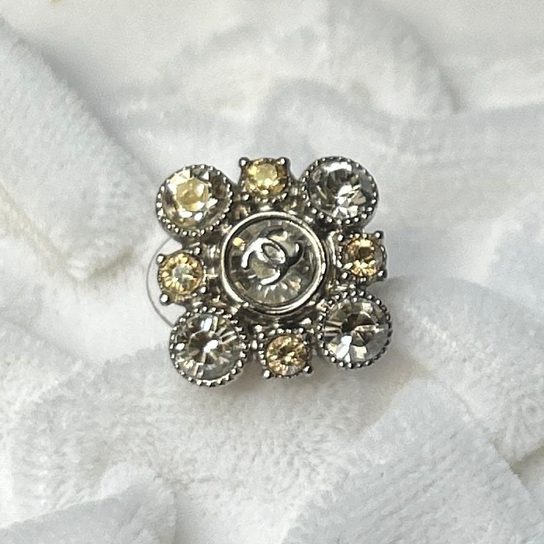 シャネルピアス片耳、又は、ピンブローチ