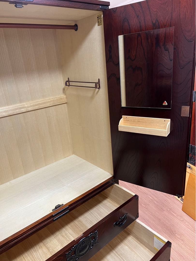 展示品 伝統工芸品の岩谷堂箪笥 最高級の欅材使用の整理箪笥。60万