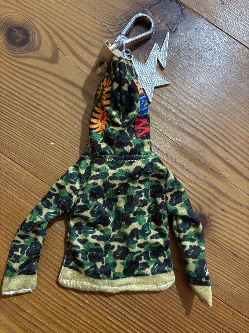 ⭐︎⭐︎A BATHING APE ⭐︎⭐︎エイプカモパーカー型キーホルダー