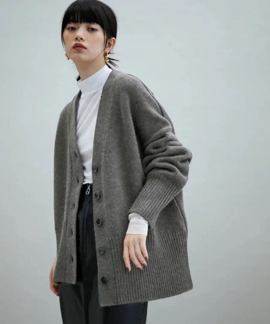 mimosa ローゲージVネックカーディガン　エアリーシアーカフスカットソ