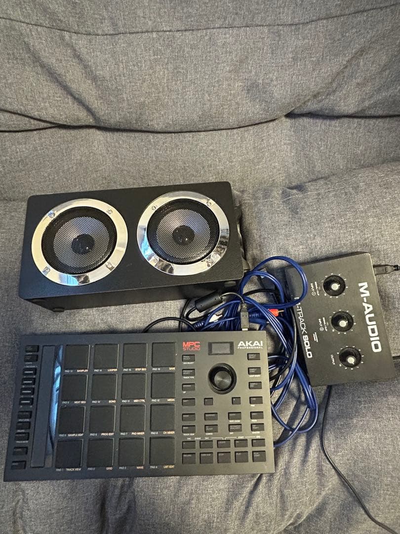 AKAI MPC studio2 オーディオインターフェース、スピーカー3点
