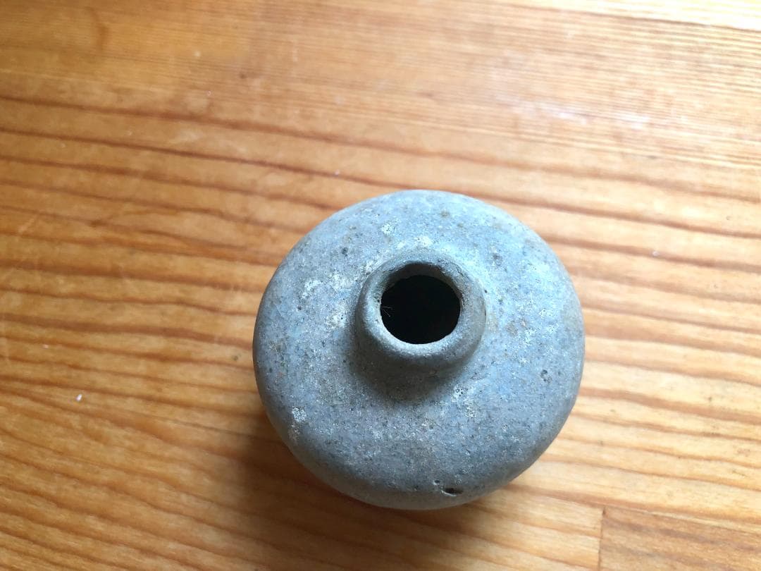 【タイ・骨董】宋胡録（スンコロク) 白灰釉 小壺（1301年~1600年）