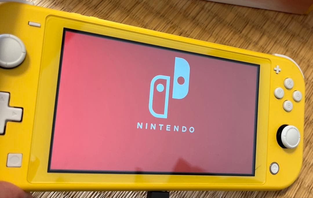 Nintendo Switch Lite イエロー　専用フリップカバー付き