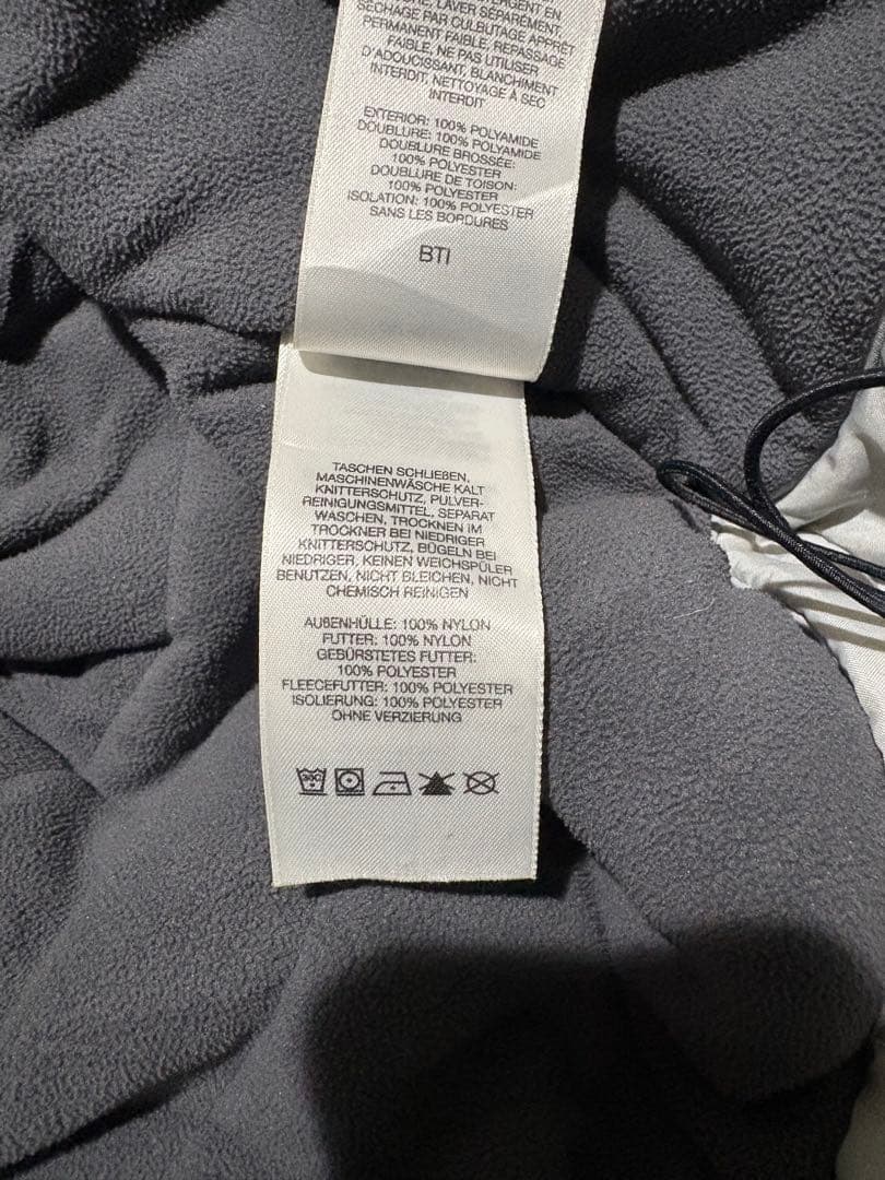 【即※】【Columbia】フード付き厚手ナイロンジャケット【コロンビア】