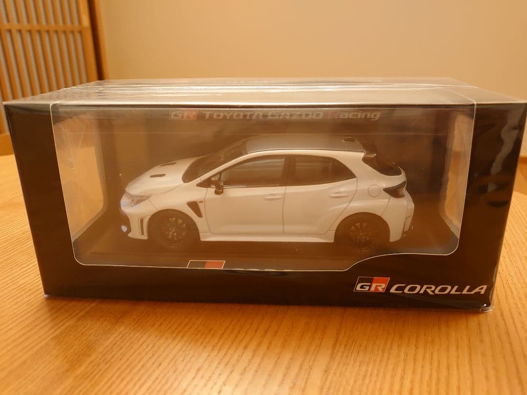 美品【超メルカリ市割】トヨタ　GRカローラ　カラーサンプル