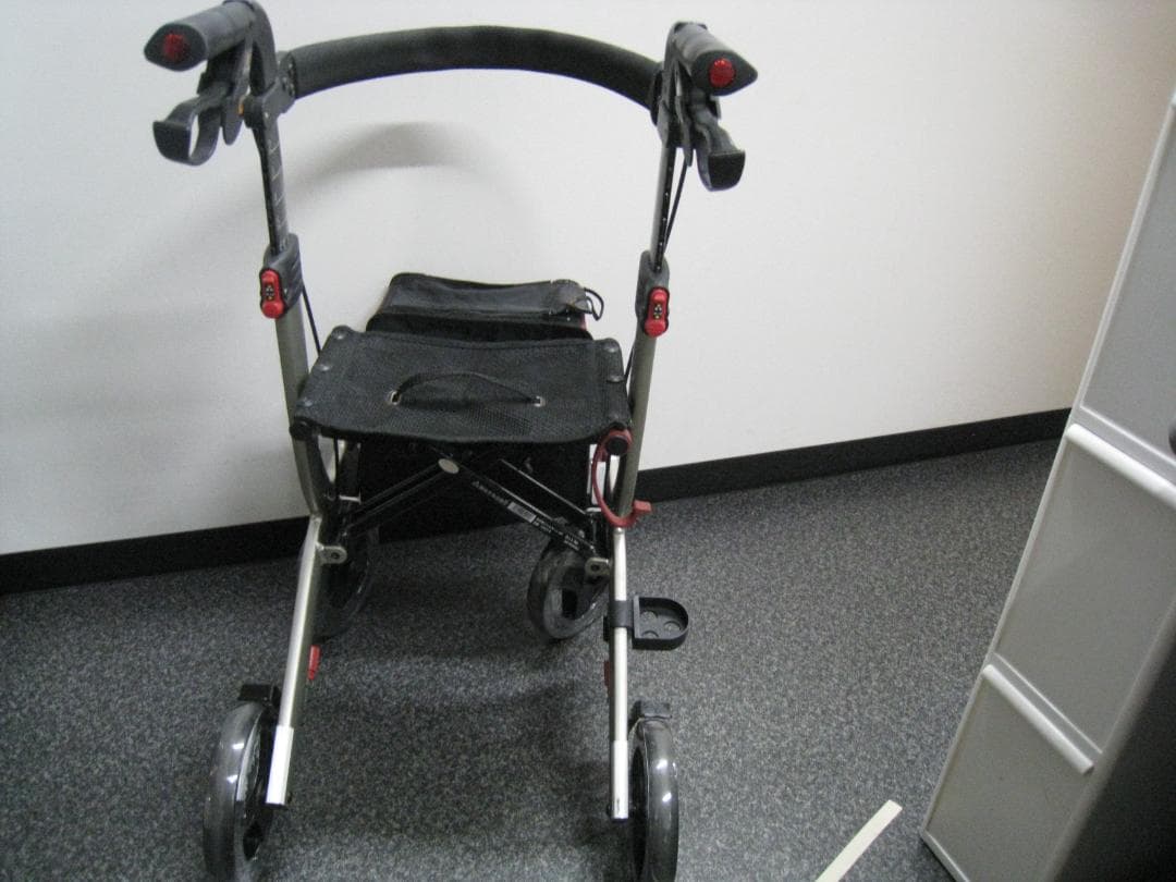 介護用品 歩行車 リトルターン ハイタイプ アロン化成 安寿 リハビリ ③