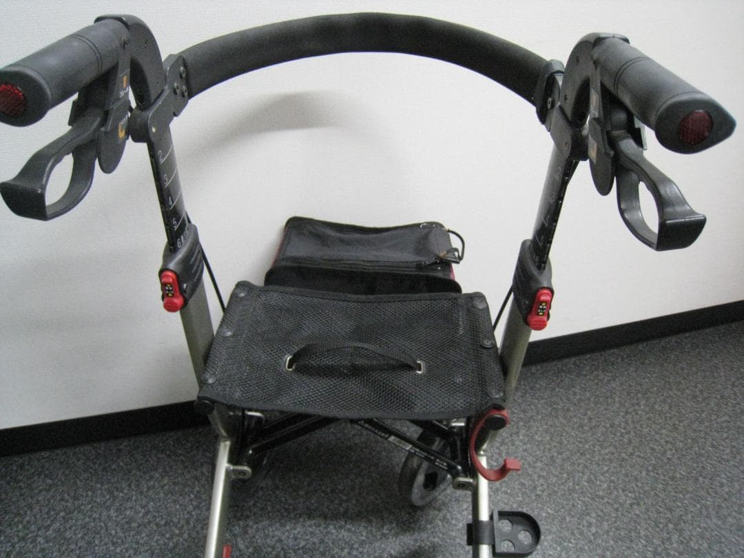 介護用品 歩行車 リトルターン ハイタイプ アロン化成 安寿 リハビリ ③