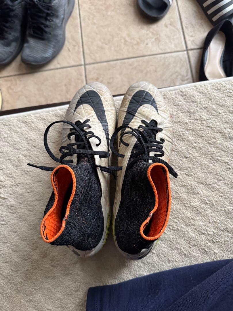 サッカー用スパイク カラフルデザイン