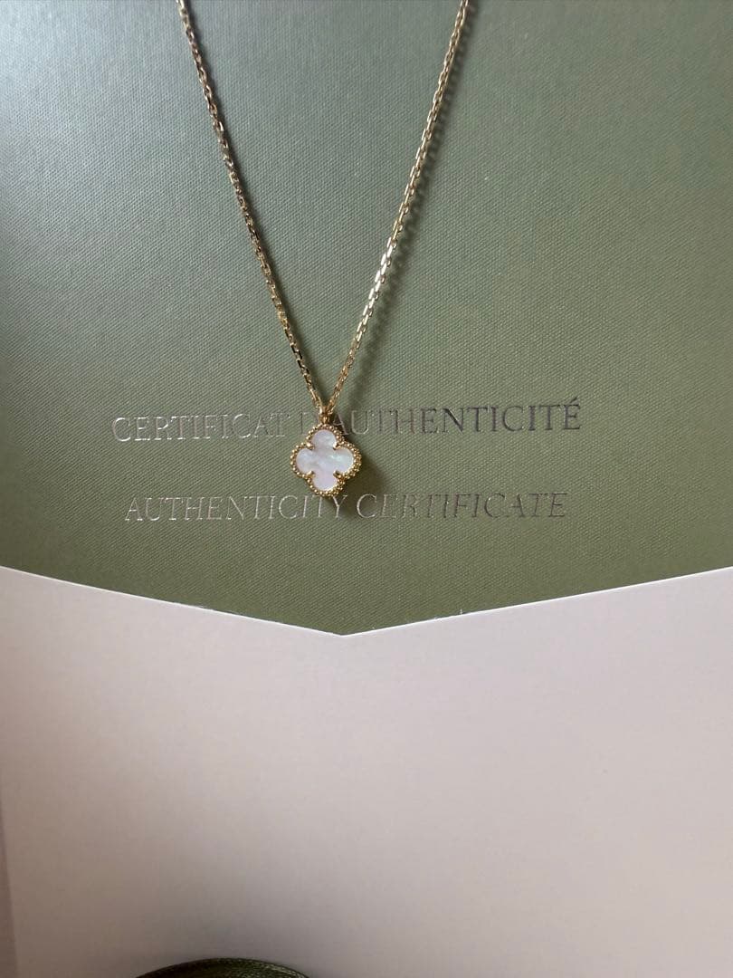 美品 ヴァンクリーフ&アーペル スウィート アルハンブラ ピアス カーネリアン