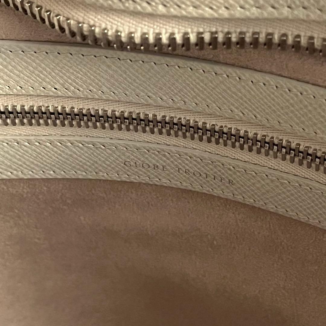極美品✨️ GLOBE TROTTER 　ビジネスバッグ　白　ショルダー　レザー