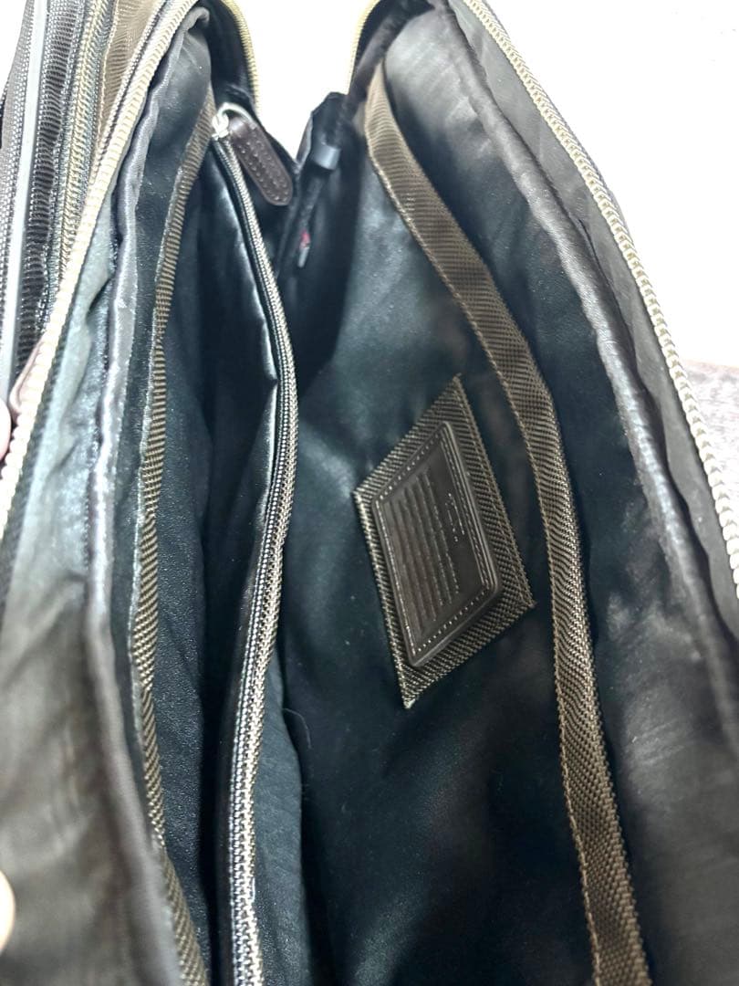 美品　TUMIビジネスバッグ ブラック ナイロン レザー　大容量