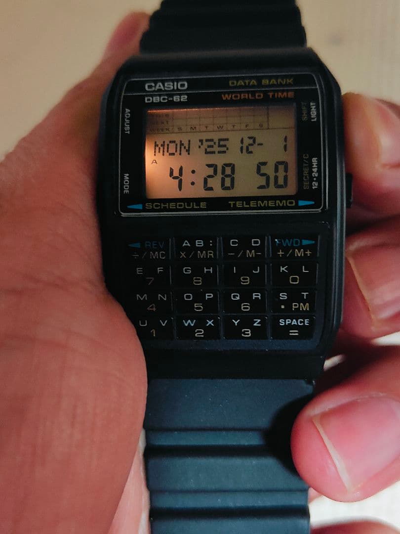 CASIO DBC-62 DATA BANK デジタル腕時計